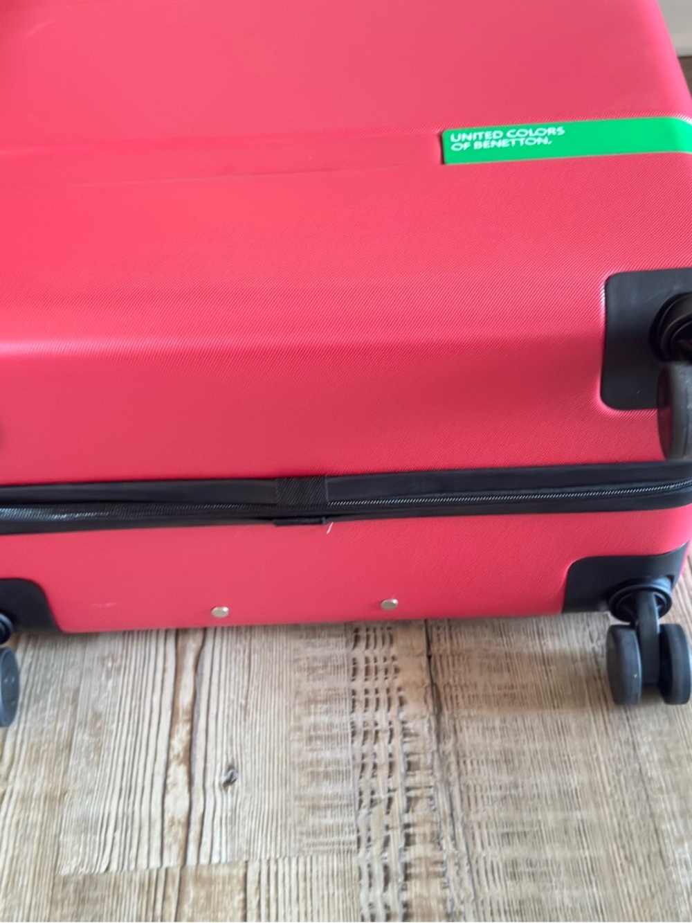 DELSEY PARIS × Benetton Hardside
Spinner Luggage Bright Hardshell🏖️ - Picture 6 of 16